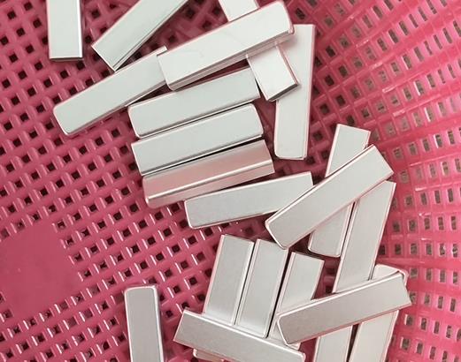 鋅合金平鍵銷去毛刺清洗拋光效果